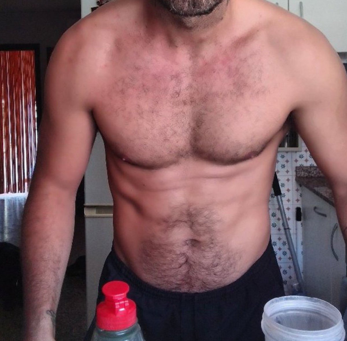 bodyprogress38's tweet photo. Cada repetición es un recordatorio estoico:Controlas el esfuerzo, no el resultado.
Soportas el ardor, no evitas el dolor.  
Estoiko 💪💪🐽 https://t.co/GVqCE0P9B9