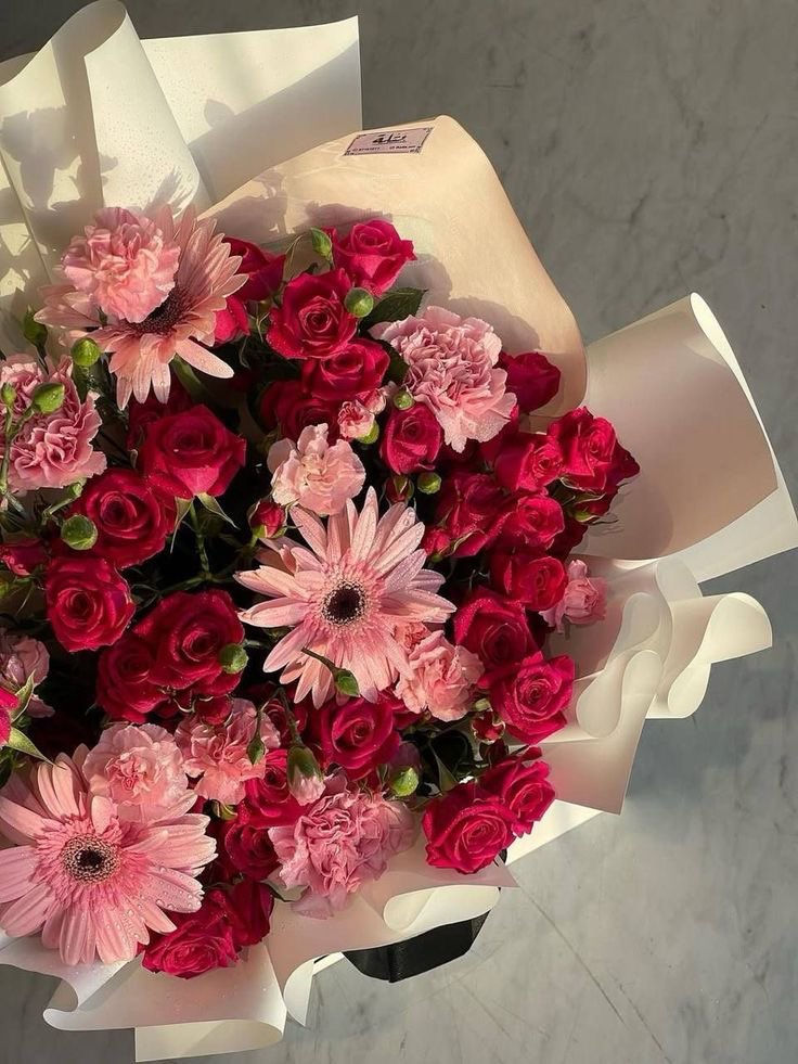 EDENFLOWERP's tweet photo. ⠀₍  ❋ ، Combo Eden Sunrise

⠀ “Só um presente para te lembrar que eu sempre estou pensando em você, Feliz aniversário, minha Clarice.”

⠀Remetente: @Ben_Monti 
⠀Destinatário: @tonsdecarmesim https://t.co/JAklbeoqqj