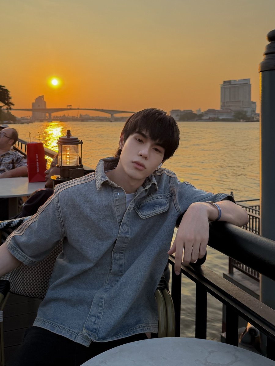 raneeburacorn's tweet photo. ปลูกกุหลาบแดงไว้เพื่อเธอ 9999ดอก☺️☺️

100 Sweet 2nd Anniversary #2YearAnvBesidePoom #poompps https://t.co/qFMkH8TYzp