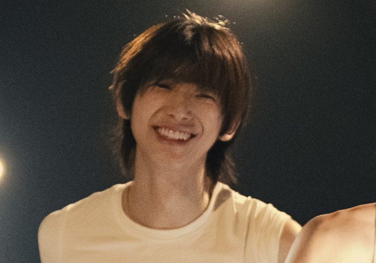 jjubunn's tweet photo. my favorite smile in the world ♡ https://t.co/AsADXOuCoN