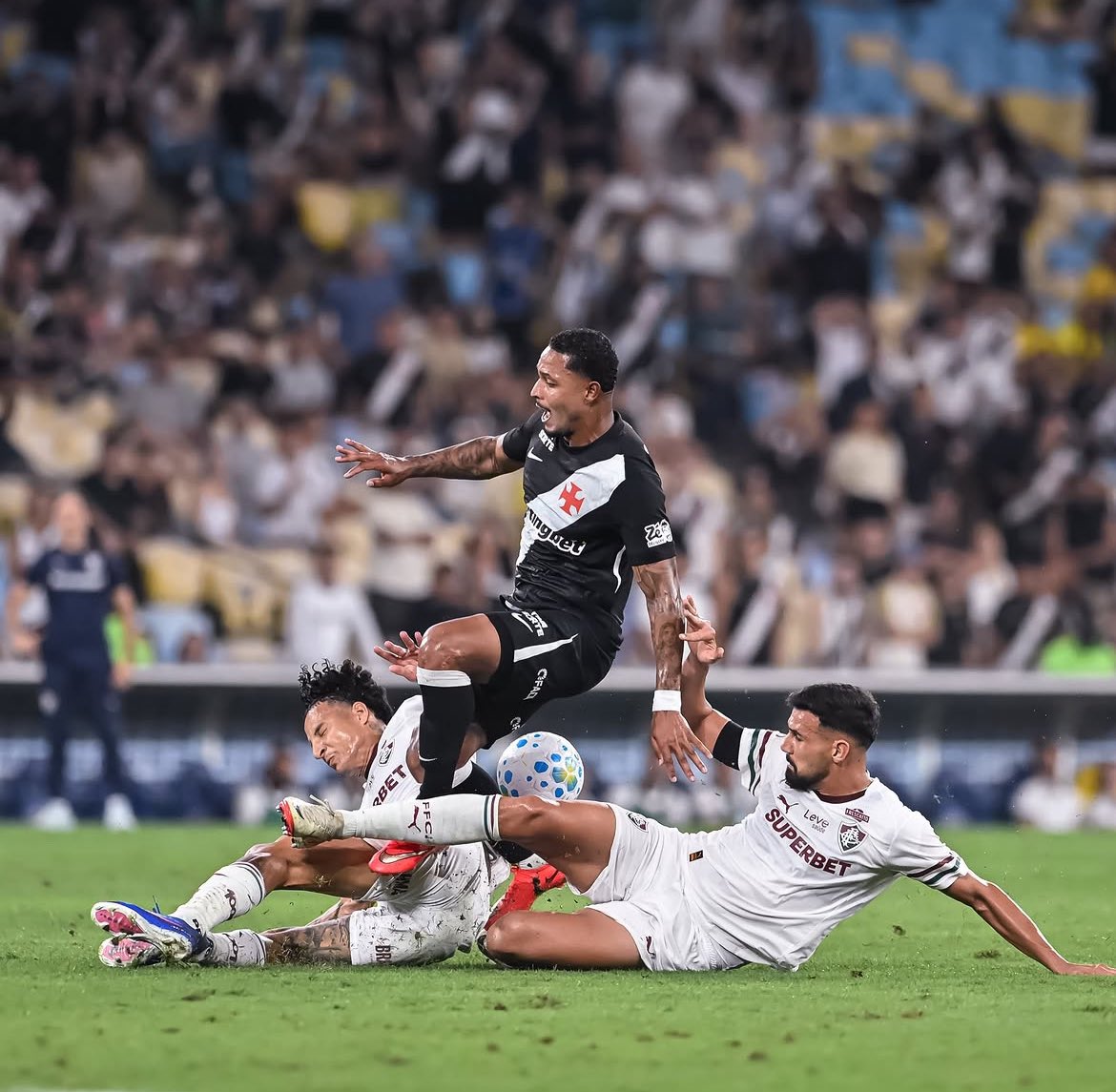 gabrielffc17's tweet photo. Na defesa hoje tem que ser assim: https://t.co/E8pE6uyKCg
