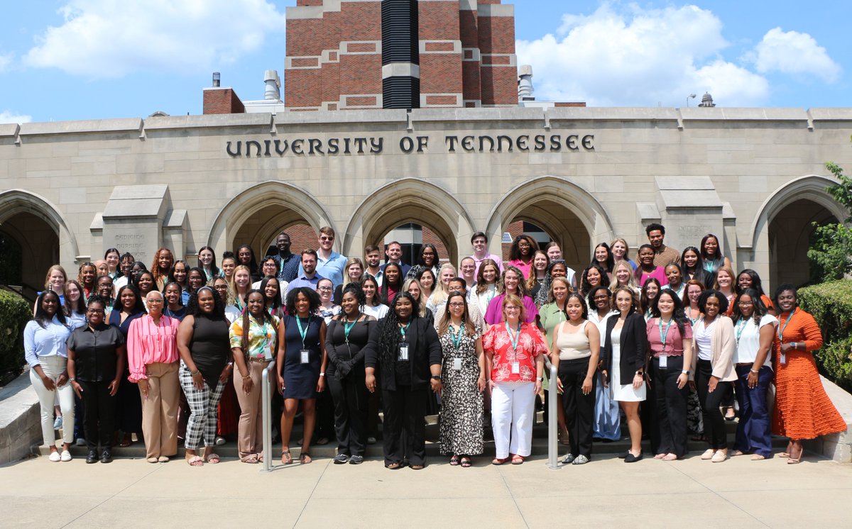 UTHSCnursing's tweet photo. The college welcomed more than 70 Doctor of Nursing Practice students to @uthsc this week! We look forward to getting to know them and seeing all of the wonderful things they will do as nurse leaders! https://t.co/uMXRdxDx96