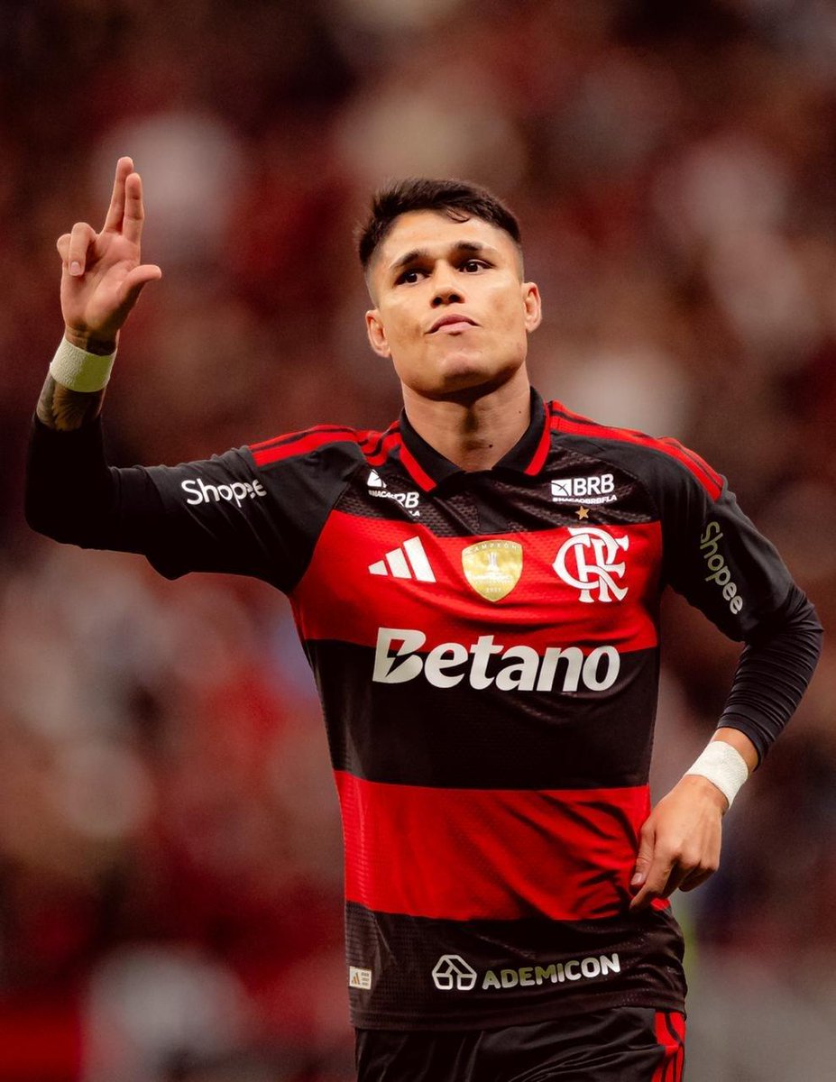 alexcrfla's tweet photo. se o Luiz Henrique chegar mesmo, um dos 2 vai ter que rodar

E AÍ

negociariam o Luiz Araújo ou o Plata? https://t.co/aVWIzluseh