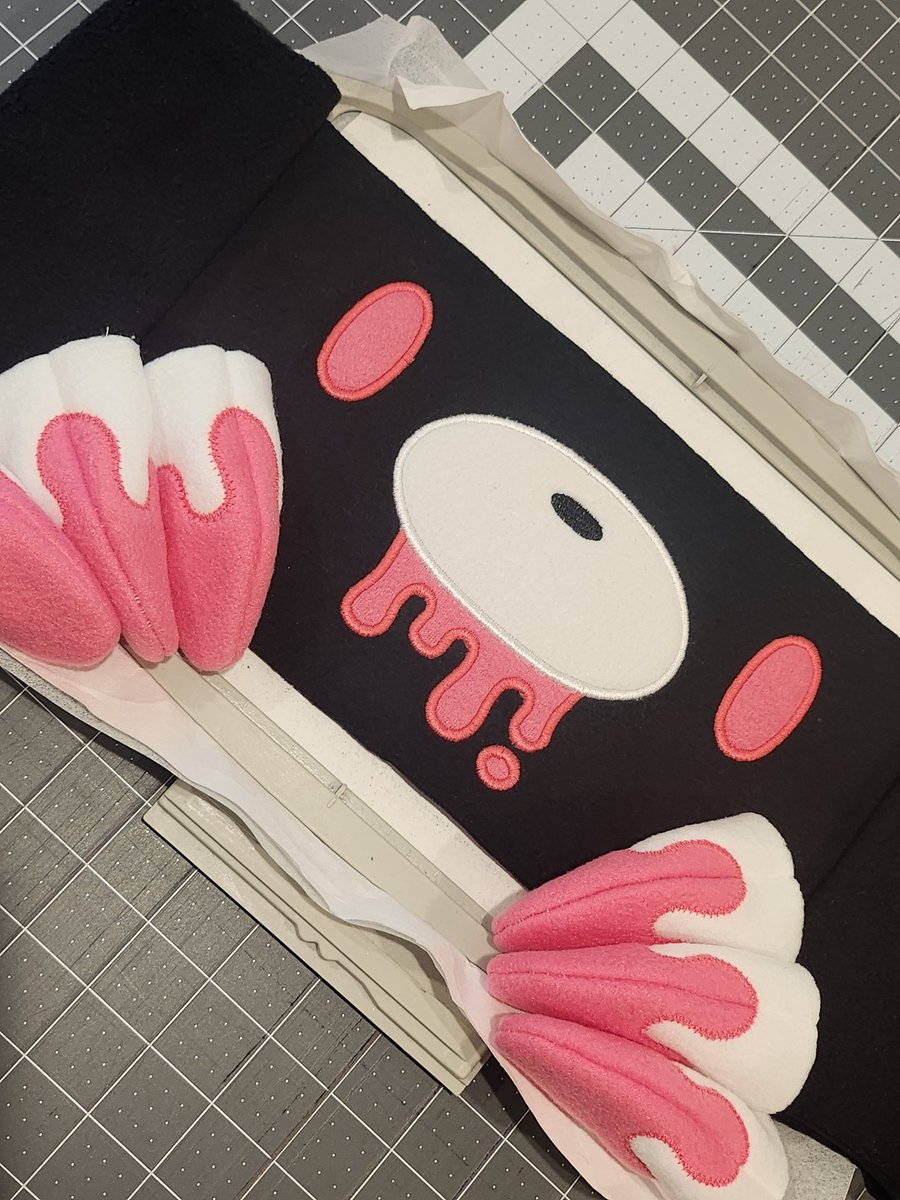 OverlordMitra's tweet photo. Gloomy Bear Custom

Im trading some work 4 work so finishing my part before the appointment on the 22nd.

Black Gloomy with Hot Pink secondary colors. Partially remaking patterns/files along the way https://t.co/YxRx9q5H0Z