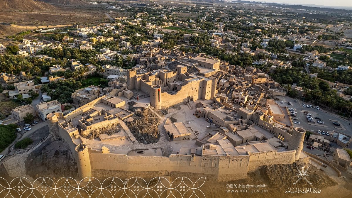 OmanMHT's tweet photo. اليونسكو تعتمد مبادرة "الممتلك الثقافي" لحرفة الفخار وحرفة النحاس والمعادن وحرفة الصناعات الخشبية لفريق بهلاء التطوعي لمؤسسة المجتمع المحلي بموقع قلعة بهلاء في محافظة الداخلية والتي شاركت بها الوزارة بالتعاون مع اللجنة الوطنية العمانية للتربية والثقافة والعلوم ضمن مبادرات متطوعي التراث العالمي 2026.

#تراث_وسياحة