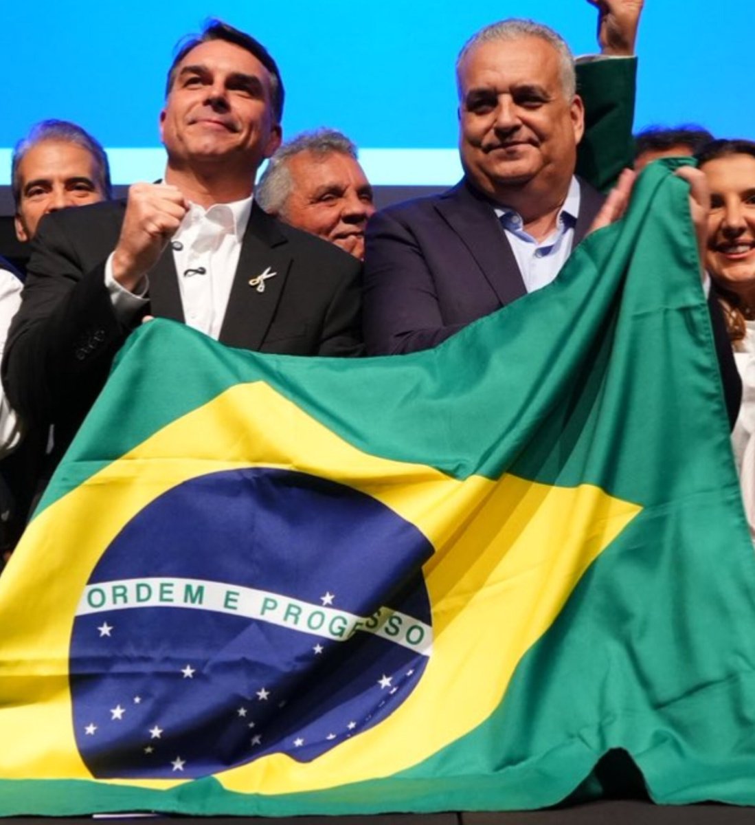 petroConservado's tweet photo. Ficou Mais Fácil ainda fazer campanha para o Flávio.
Bora que temos uma chapa pura ! https://t.co/aiZmvyWnxj