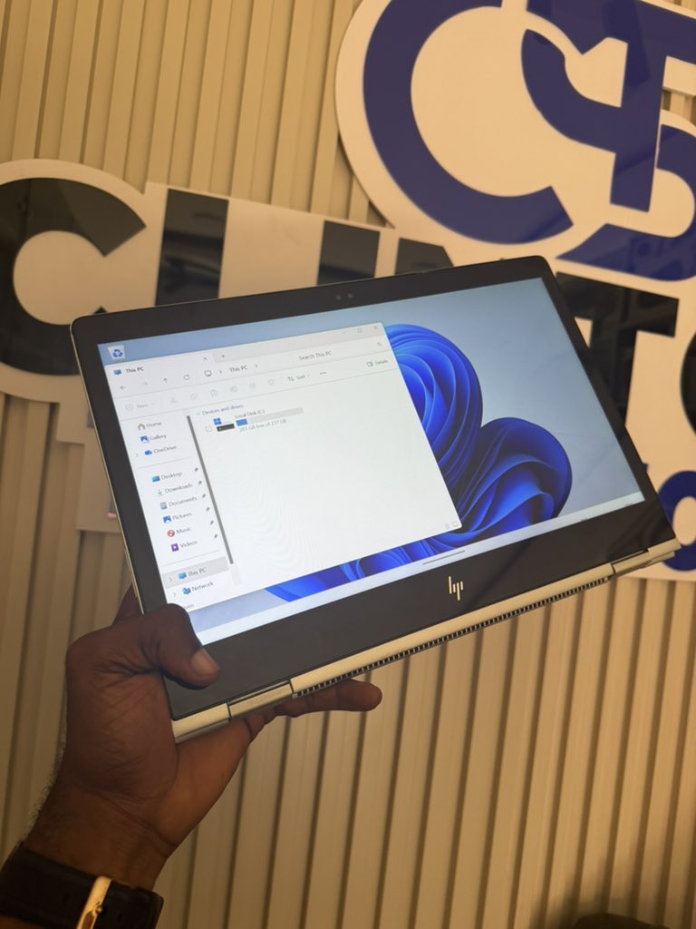 clintontechstor's tweet photo. HP EliteBook x360 1030 G2
Core i7, 16gb ram, 256gb storage
Touch screen
Faint line on screen
N280,000
Send us a WhatsApp message to purchase or contact us on WhatsApp: 08145420926 or call: 08068868691
Address: FA62 NEW BANEX, Wuse 2 #clintontechstore #banex #banexplaza https://t.co/tbhv8bbeci