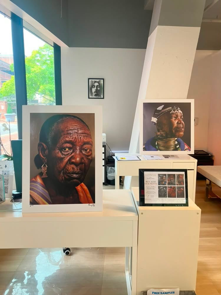 MbengaBenjamin's tweet photo. Exclusive prints of my pieces are available in the United States 🇺🇸 and can be shipped to all cities. https://t.co/gxWJPUBZME