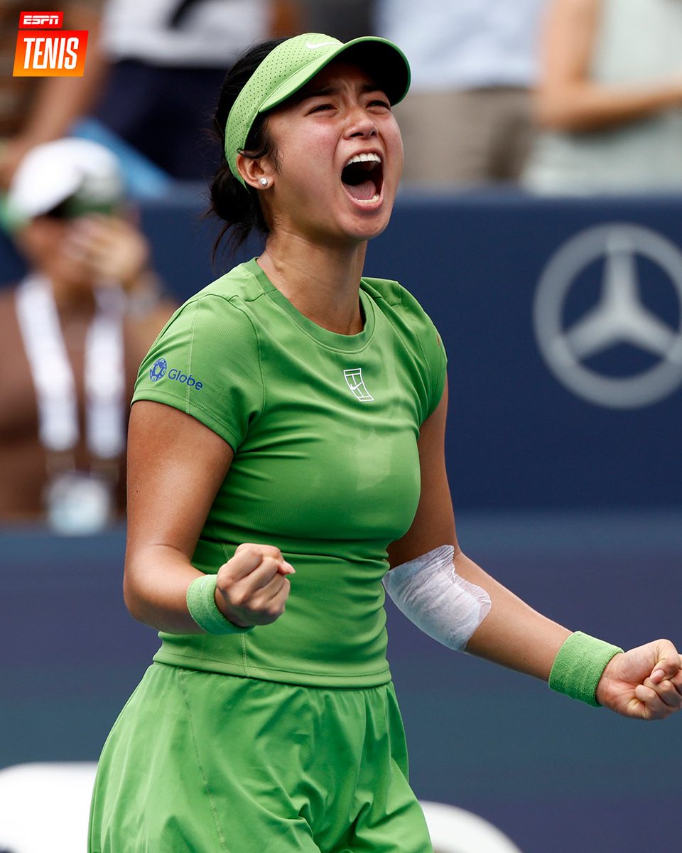 ESPNtenis's tweet photo. 🇵🇭 EL EFECTO EALA EN EL WTA 1000 DE TORONTO. 

✅ La filipina desató una auténtica revolución después de conquistar su primer título WTA y convertirse en una de las grandes revelaciones del circuito. 

🎟️ El WTA 1000 de Canadá vendió más boletos de los previstos para su debut, generando un problema logístico inesperado. 

🏟️ El torneo decidió trasladar su partido a la cancha principal. Una medida poco habitual impulsada por el fenómeno Eala.
