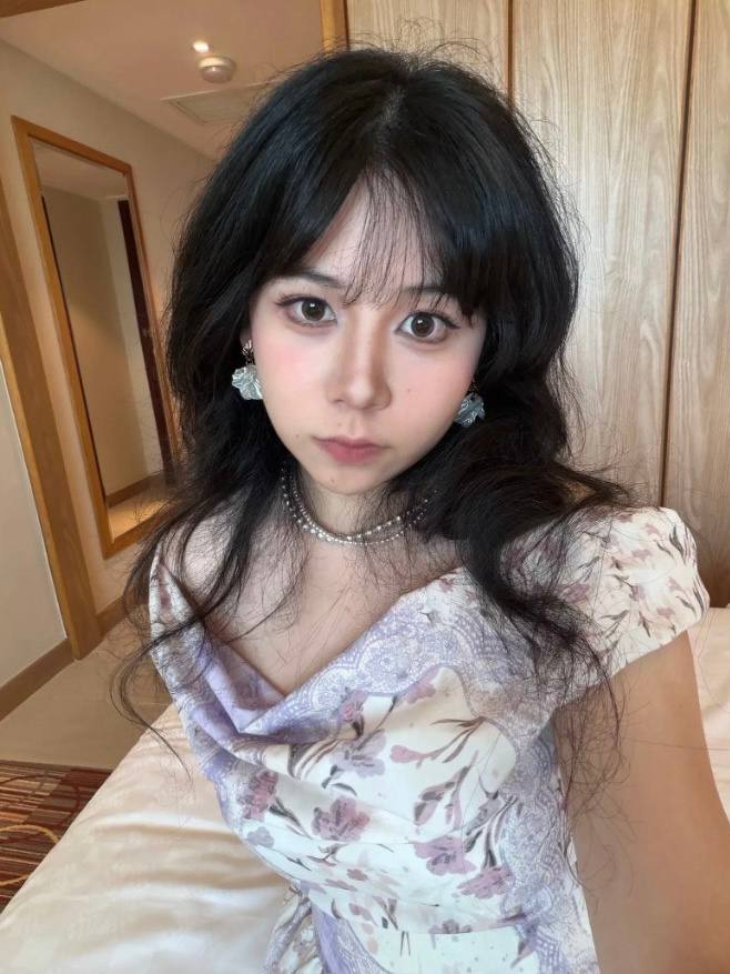 bebertdu65's tweet photo. 一款AI女友的软件

自定义角色，把你现实中的女神AI成你的女友和你深入交流，把女神的照片上传到你的角色里，聊天中女神还会脱衣和你聊骚，你想让她反差她就反差。

-还能AI换脸-屌爆了👇
https://t.co/2x3zK7Hg53 https://t.co/GAgwN0y7pJ