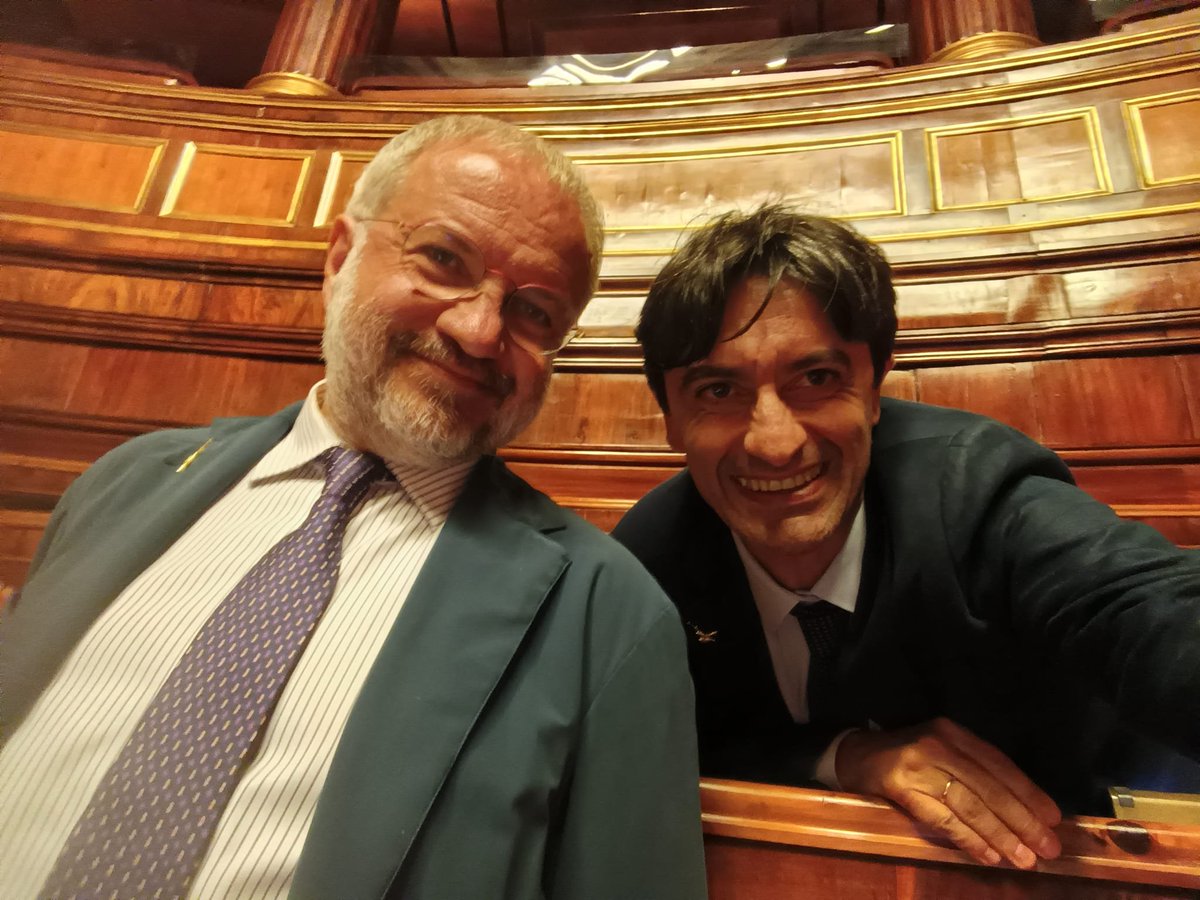 ManfrediPotenti's tweet photo. Pronti all'#intervento del collega Sen. Claudio Borghi Aquilini sulle comunicazioni del Ministro dell'Economia On. Giancarlo Giorgetti, sull'attivazione della clausola di #salvaguardia. Sempre un piacere ascoltare i nostri #economisti.
https://t.co/LWoD1AFVOF https://t.co/ez8a08AlwZ