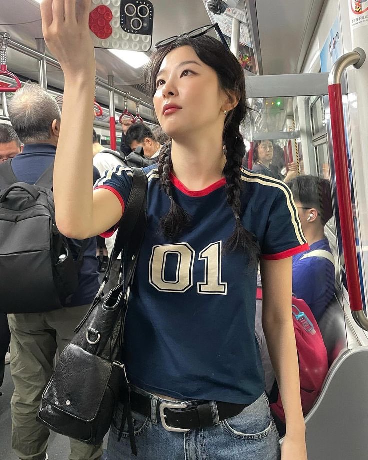 srHAZELLL's tweet photo. HALOOOOOO maaf aku baru menyapa! masih ada yang bangun gak? https://t.co/8MkqoANmzH