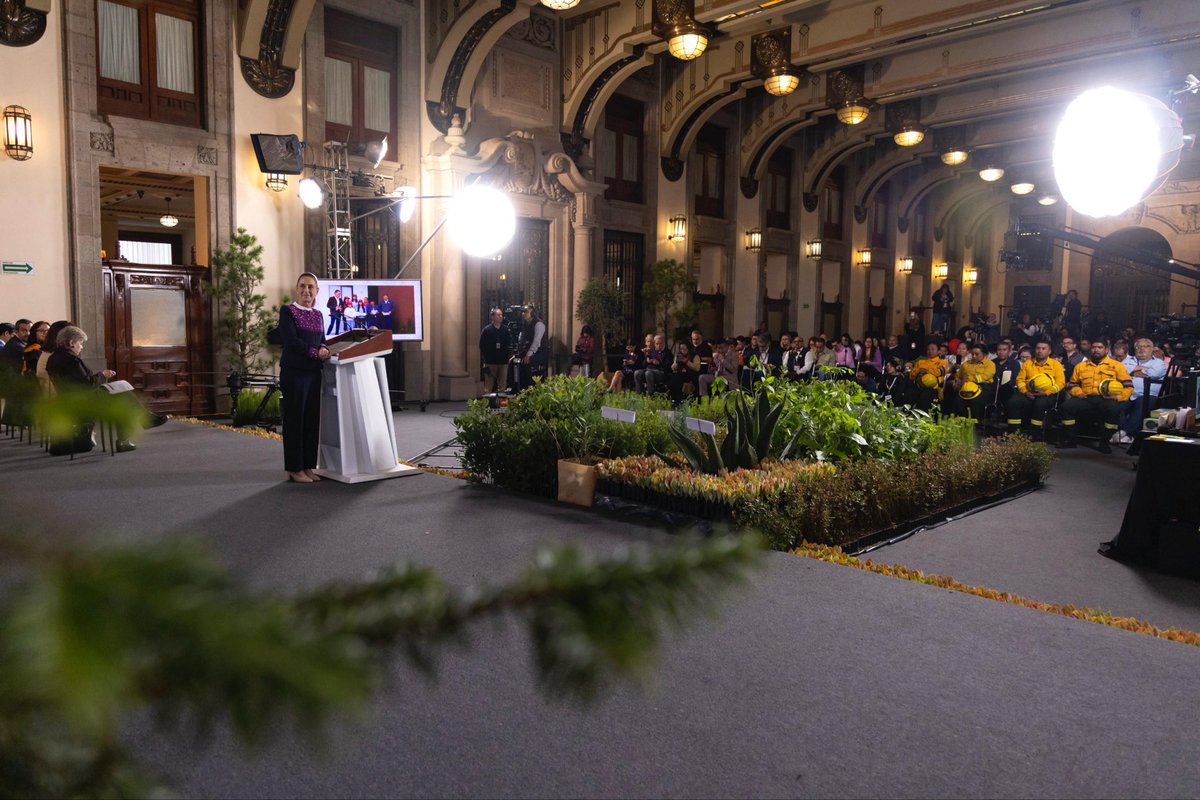 armentapuebla_'s tweet photo. Gracias presidenta, Dra. @Claudiashein, por escoger a Puebla para el arranque de la #JornadaNacionalDeReforestación. 🌲🌳

🤗 En nuestro estado, fomentamos y practicamos el cuidado del medio ambiente, y por ello, nos entusiasmamos con su visita el próximo domingo. 🫰🏼🇲🇽 https://t.co/5AYmIZrrH5