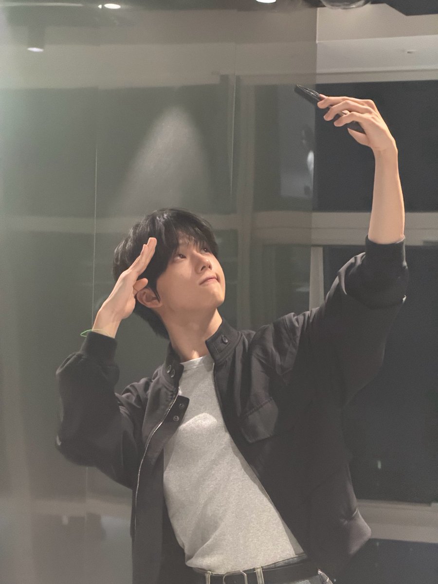 jinqvxin's tweet photo. 萌得要死啊😭😭有什么比宇宙还大的东西我要给他 https://t.co/BGG617pwQ9