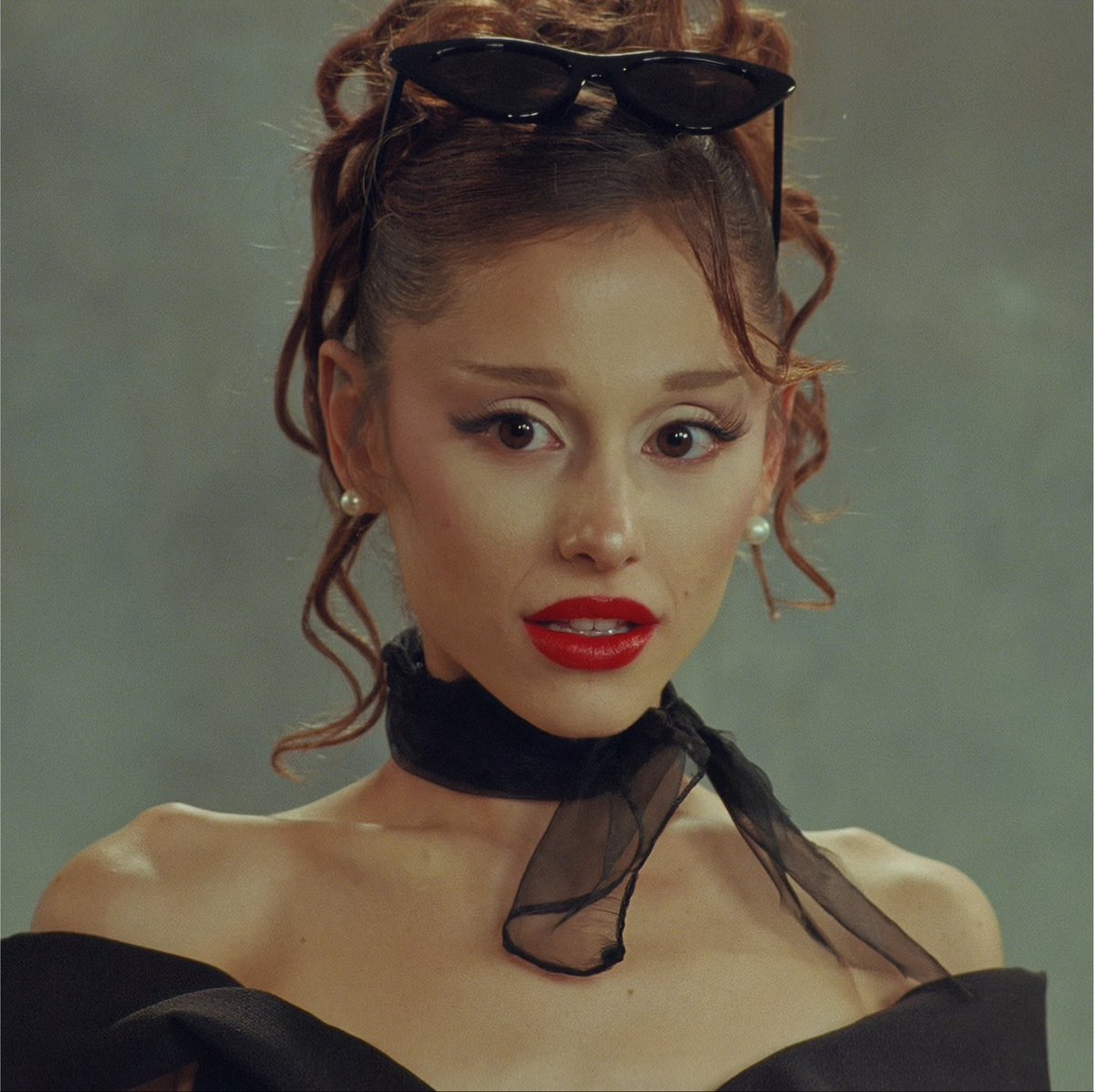 theegrandeheels's tweet photo. ariana grande spends a 5th consecutive day as the #1 most streamed artist on spotify yesterday https://t.co/M40Z5P9Bmn