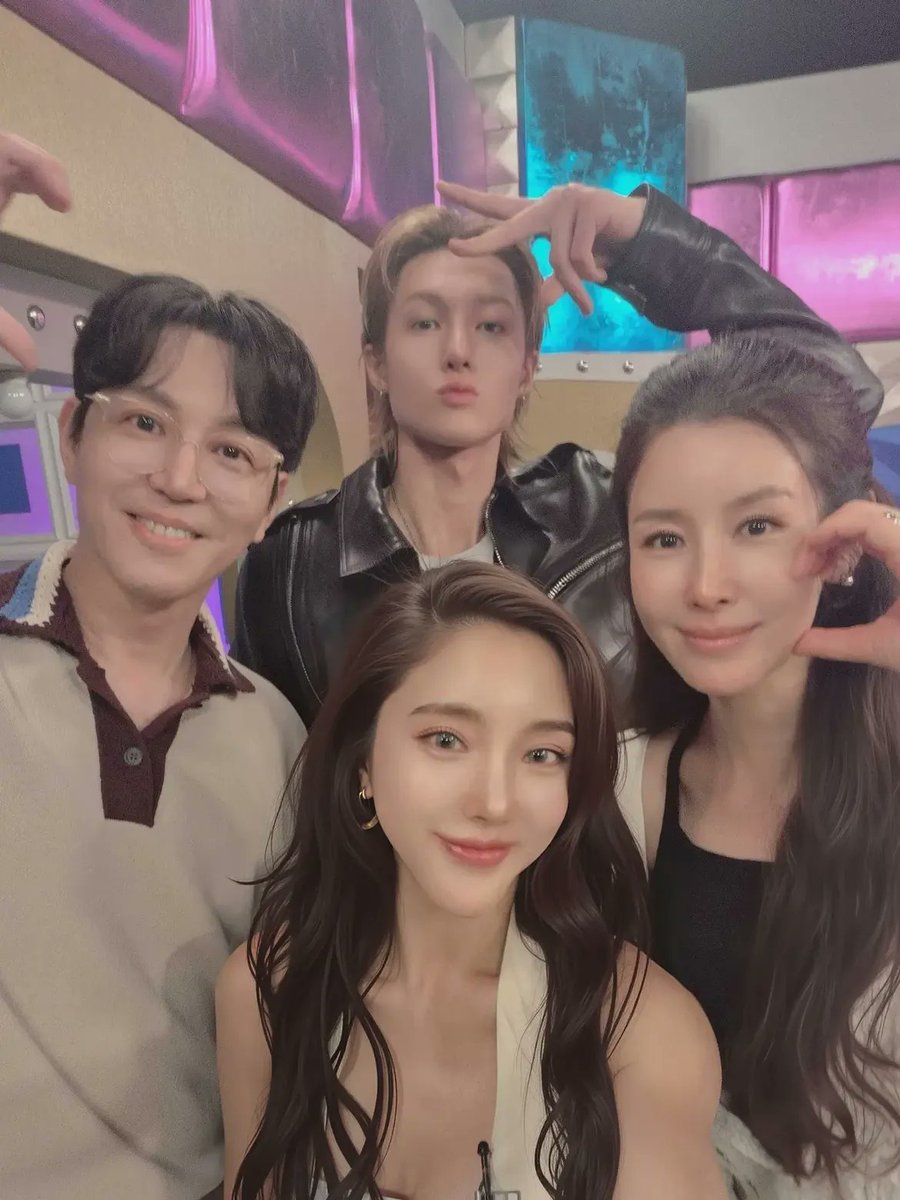 zhaoyufancokr's tweet photo. Badaʼs Instagram Update w/ #MARTIN #마틴
(https://t.co/YIQelDBjmE) https://t.co/9s8V0dpcwE