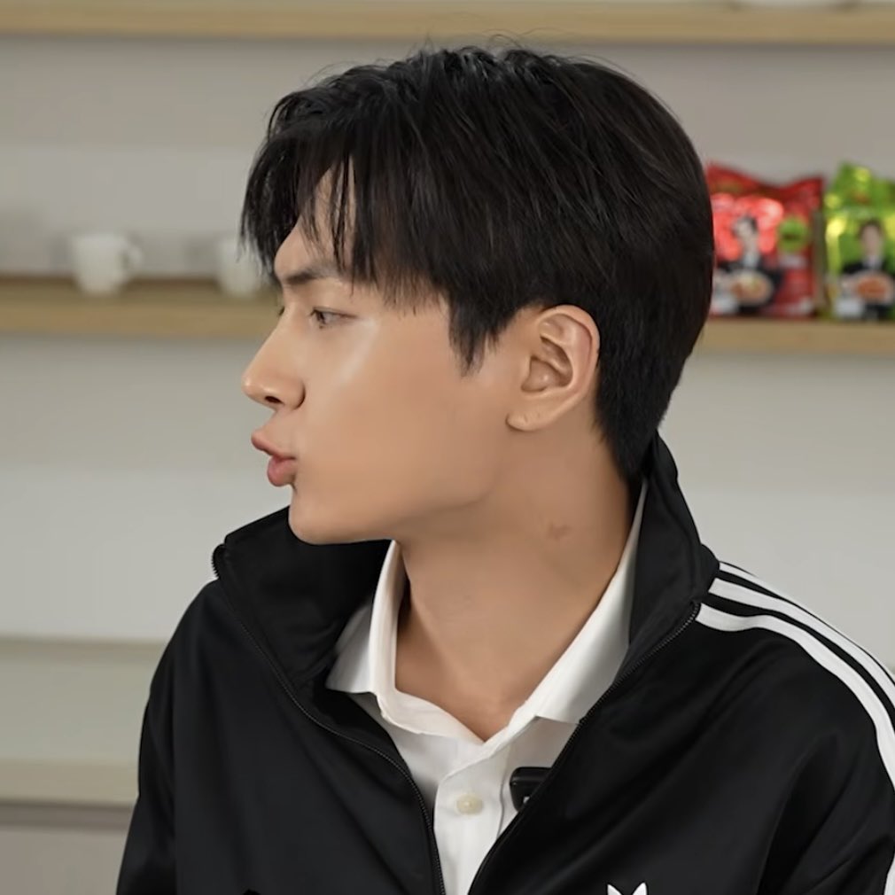 echoesofpjs's tweet photo. the lil pout 🤏😚 https://t.co/h9iMPuyxeI