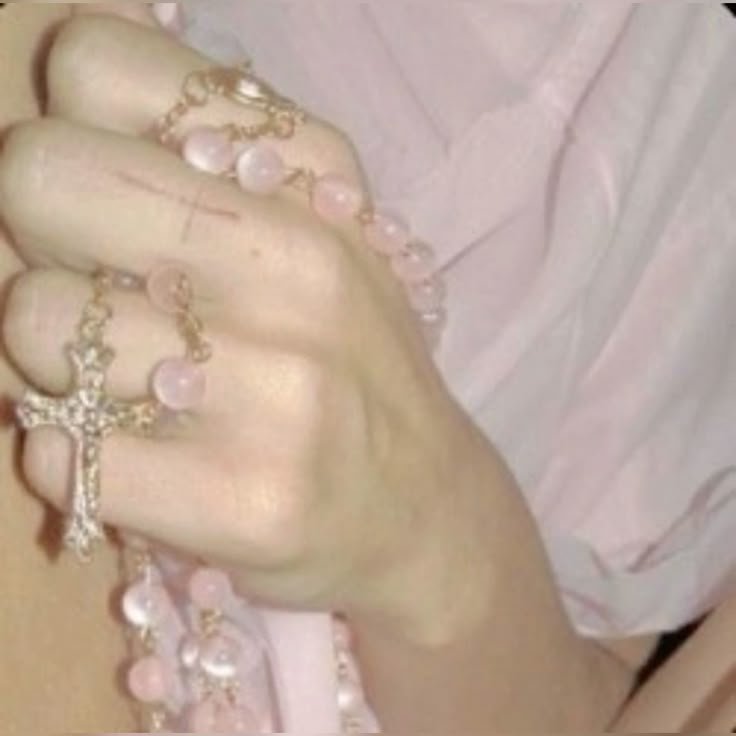 blessingsaya's tweet photo. como  o  pinterest  me  vê  ꒰ ྀི◞   ິ ◟꒱

roupa,  cor,  personagem,  (mary)  core ¡! https://t.co/CVcrLYkkRj