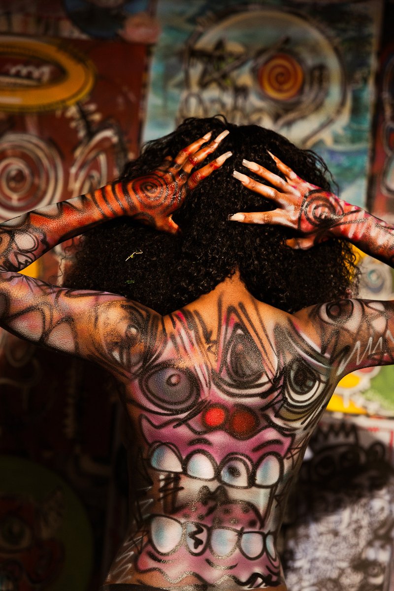 Dejaaaaaaaaaaaa's tweet photo. literally a work of art #bodypaint https://t.co/ZlOTkuIDFT
