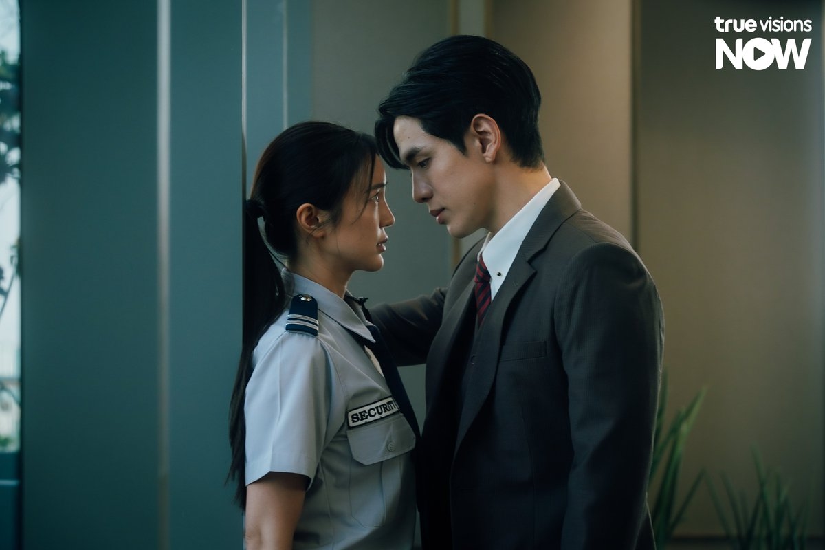 TrueVisions's tweet photo. #รักษ์ SNEAK PEEK EP3-4 
รปภ.สาวคนใหม่จะทำใครว้าวุ่นบ้าง
พบกันวันพฤหัสหน้า เวลา 19.00 
.
“รักษ์” 
▶️ ดูได้ที่ #TrueVisionsNOW ที่เดียว
📍 ทุกวันพฤหัสบดี เวลา 19.00 น. | เริ่ม 6 ส.ค. นี้
.
📲 สมัคร NOW ENT 199.-/เดือน เพื่อรอรับชม "รักษ์" ได้ที่ : https://t.co/ZmMes5qMCW
.
#รักษ์  #ToLoveandCherish 
#TrueVisionsNOWOriginal