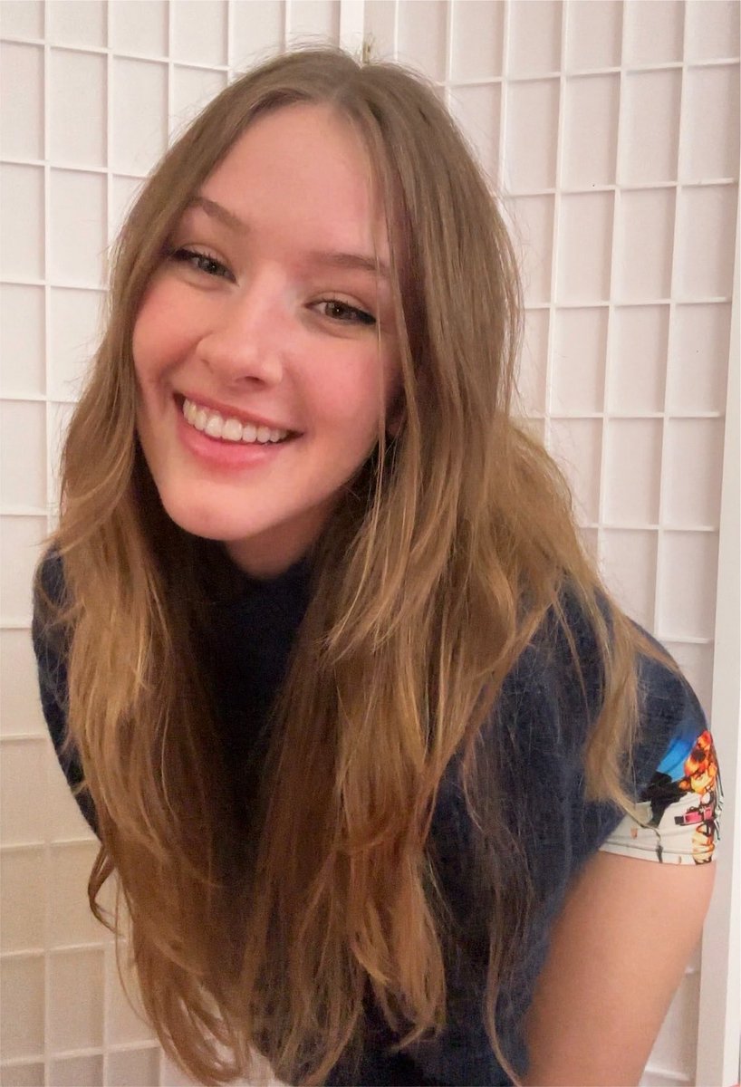 DiddlyDonger's tweet photo. First time getting diamond on ADC! 
(pic of me included for attention) https://t.co/Gfz7lV4UnH