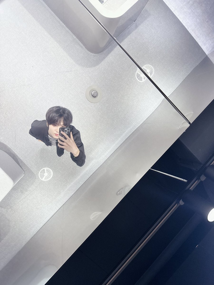 jinqvxin's tweet photo. 小小志晟🫳🏻🫳🏻 https://t.co/1vRNtUR2ag
