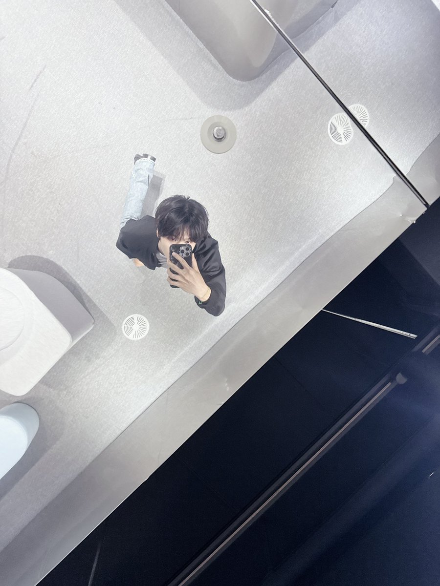 jinqvxin's tweet photo. 小小志晟🫳🏻🫳🏻 https://t.co/1vRNtUR2ag