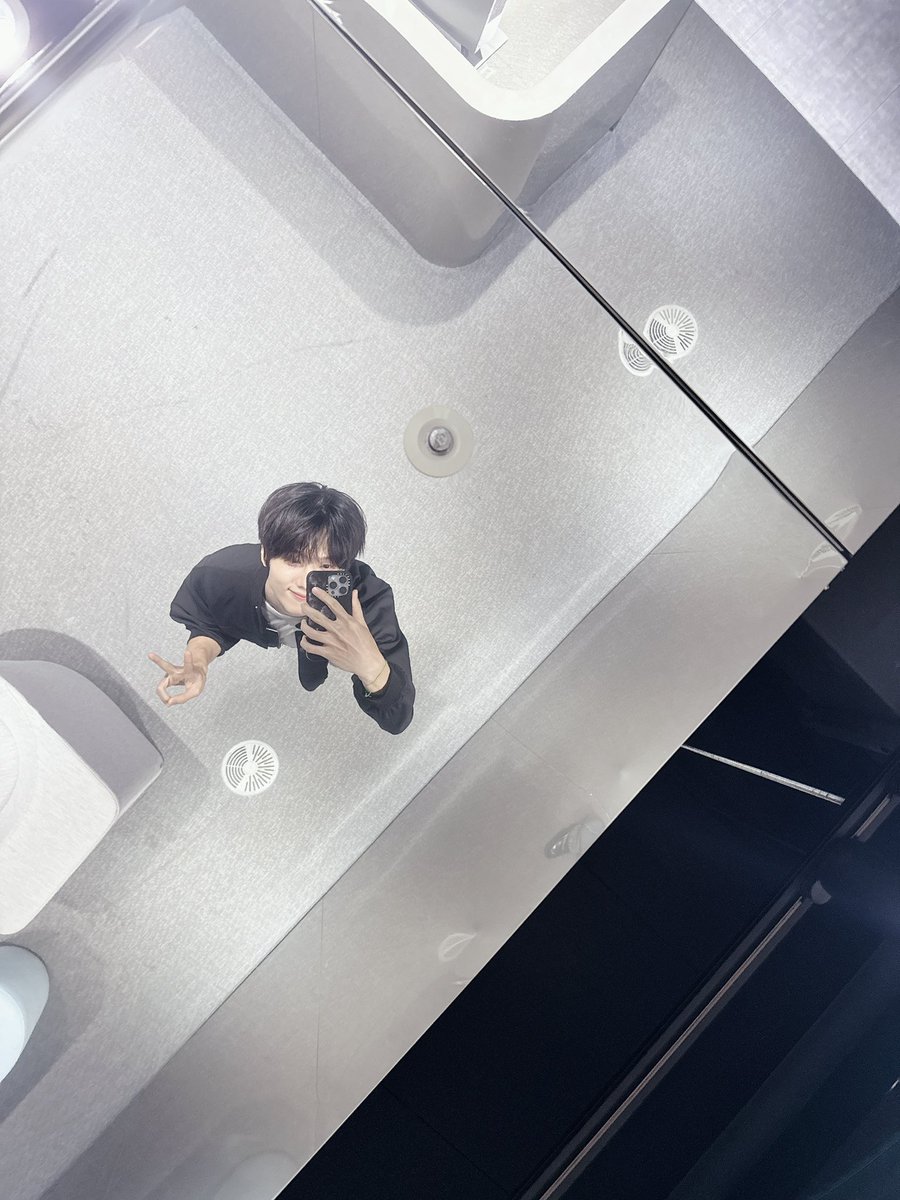 jinqvxin's tweet photo. 小小志晟🫳🏻🫳🏻 https://t.co/1vRNtUR2ag