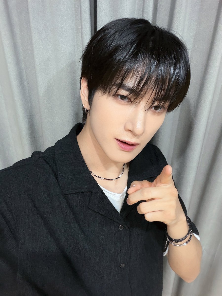TRENDZ_OFFCL's tweet photo. [#윤우] 알찬 하루🐺🖤

#FROM_TRENDZ #TO_FRIENDZ #TRENDZ #트렌드지 https://t.co/AhTo00DXnJ
