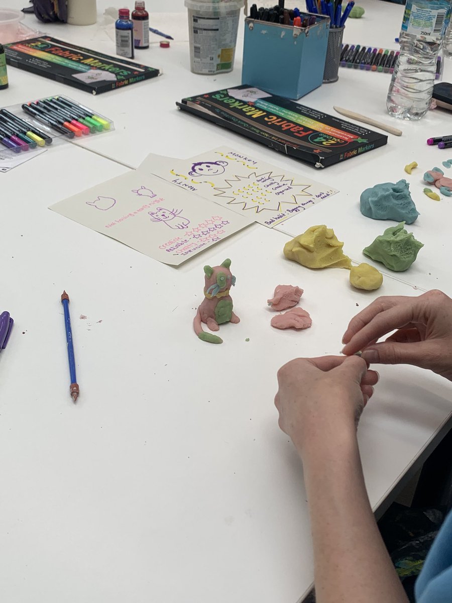 ActivityMft's tweet photo. Brilliant creative session @Limearthealth  thank you once again for teaching us new skills to take back to the ward! https://t.co/arnoFnAz9X