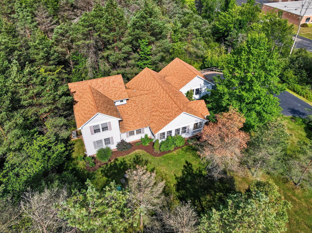 remax_rising's tweet photo. π13780 Caves Rd, Novelty, OH 44072
Listed at $525,000
5 Beds | 3 Baths | 3,594 Sq Ft | 2.25 Acres
For showings or details, contact Ann Blair at (440) 668β1771
#OhioHomesForSale #OhioHomes #remax #homesforsale #remaxagent https://t.co/aQGTL3ekIW