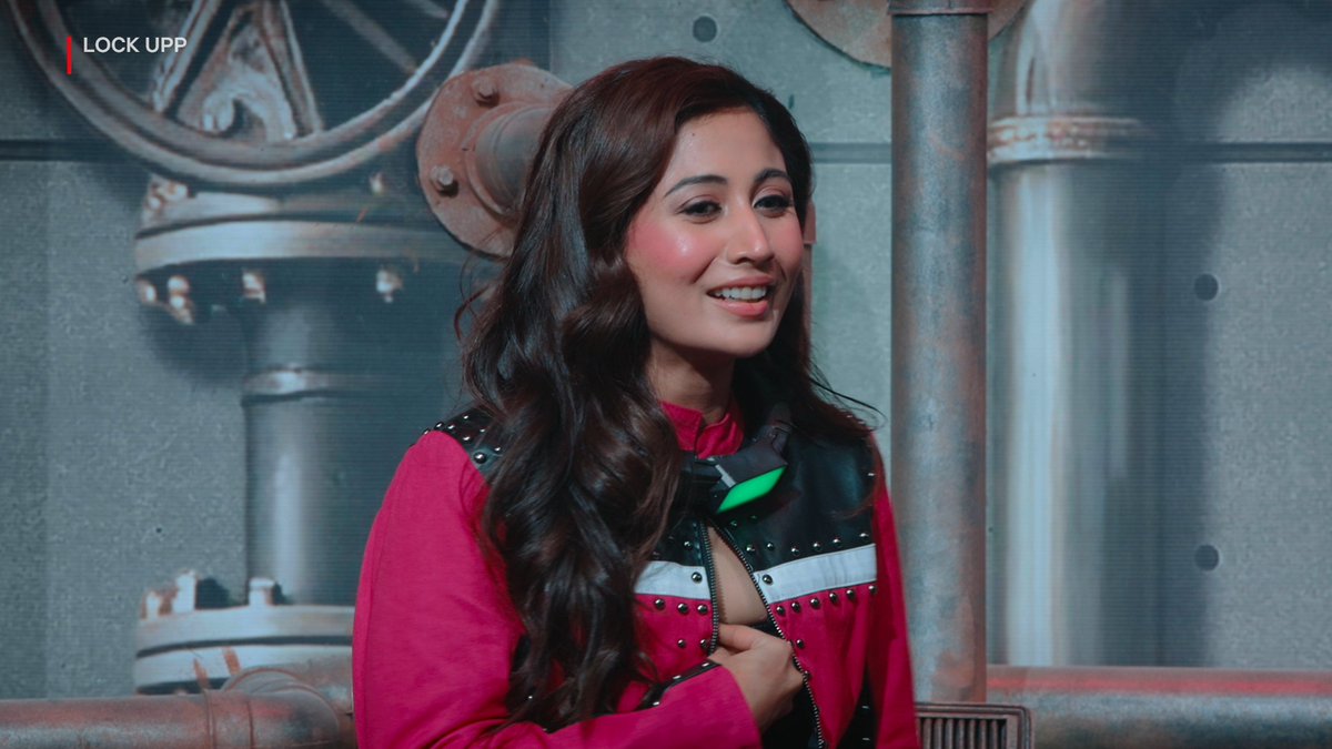 NetflixIndia's tweet photo. it's okay shreya my heart is in the same condition rn 🫣🫣🫣

#LockUppFinale https://t.co/tfu0UoHRQi