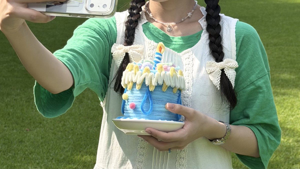 _ys70c6f5_'s tweet photo. 大切な子のきらきら光る星でいてくれている堀さん
お誕生日おめでとうございます ! 
97同い年期間開始~ ! やったね✌🏻 https://t.co/3H0jhtjmEe