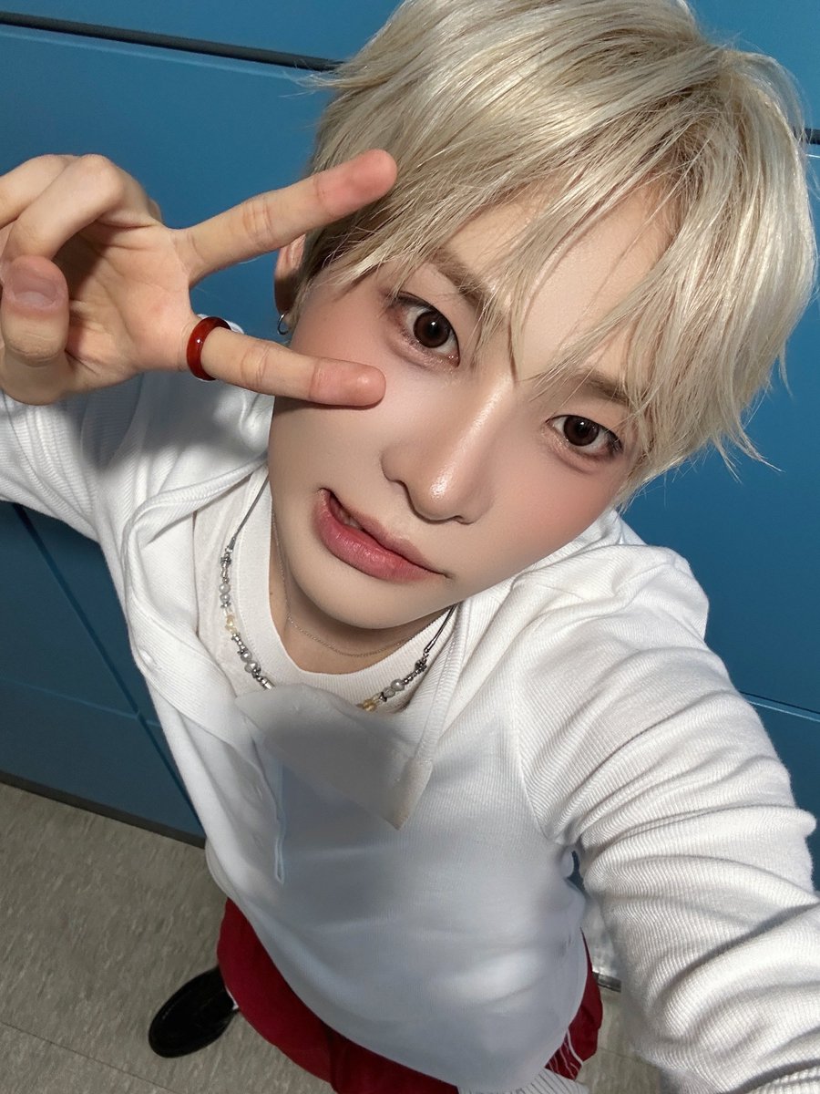 bbineeeyh's tweet photo. #1 현빈이가 좋은 점
셀카가 완전히 공주야 https://t.co/89zREFHOvT