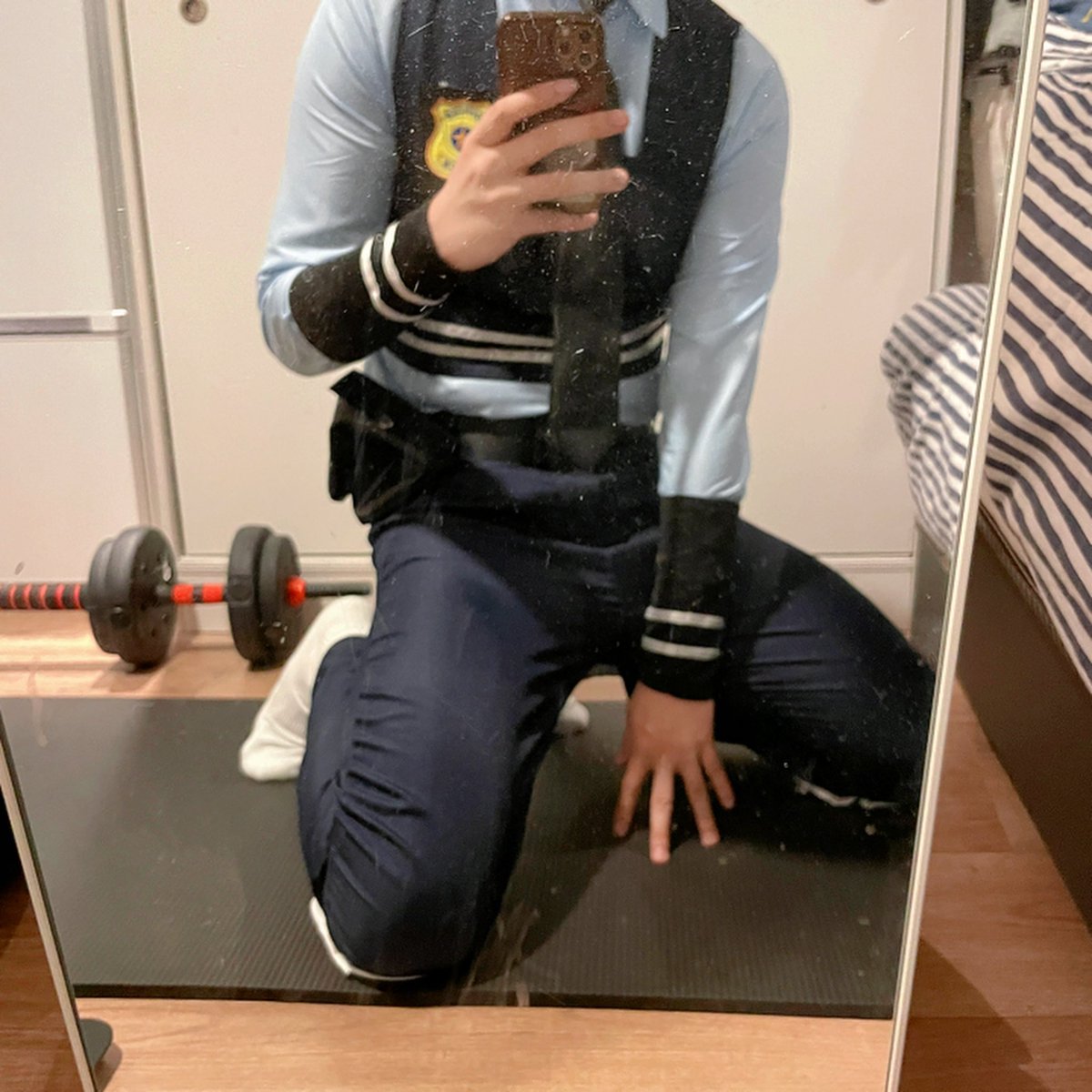 970206667g's tweet photo. 警官来了
#1m #农牛 https://t.co/yR2MC0seod