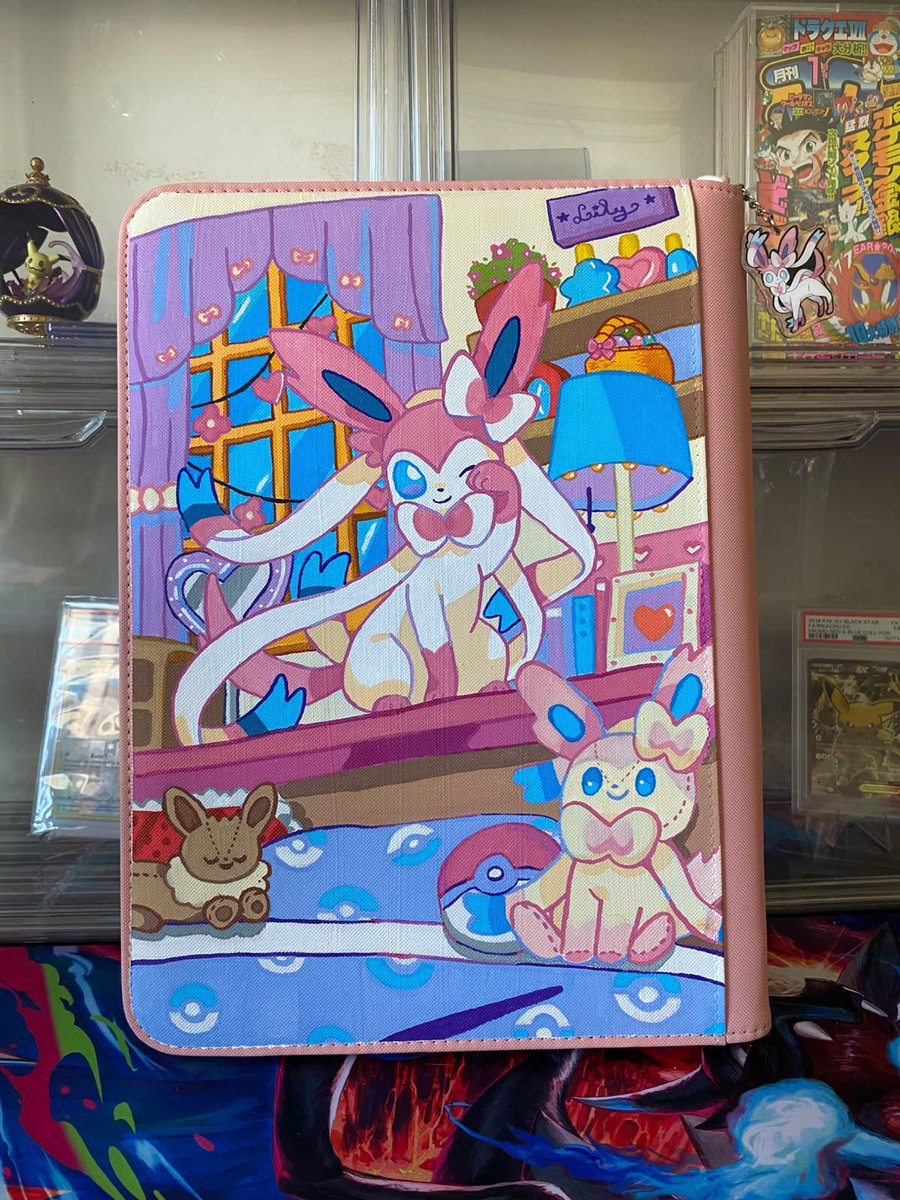 dwpckt's tweet photo. Outra obra de arte da minha mulher. Comprei uns fichários pra ela começar a fazer uns pra vender também. 🥰 https://t.co/nT4BOk3TwG