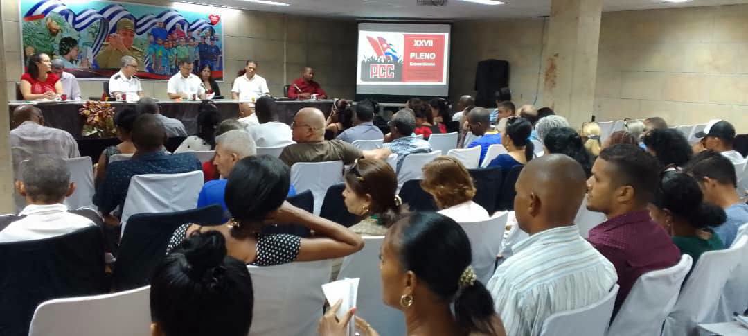 islavisionicrt's tweet photo. 🇨🇺Inició Pleno Extraordinario del PCC en la Isla de la Juventud para el análisis de la aplicación de las 176 transformaciones en la Isla, con la presencia de  José Raúl Pampillo, funcionario del CC-PCC y Ernesto Licea primer secretario aquí. https://t.co/lVkz9URbqG