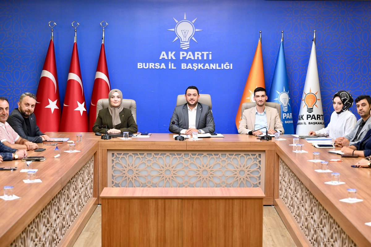 GemlikAkparti's tweet photo. İl Tanıtım ve Medya Başkanımız 
Sn. Oğuz Babacan başkanlığında, 
Tanıtım Medya  Başkanımız Sn. İbrahim Akcan'ın katılımlarıyla, 17 ilçe 3 kademe Tanıtım ve Medya Birim Başkanları Toplantımızı gerçekleştirdik. https://t.co/izyC0X6fXT