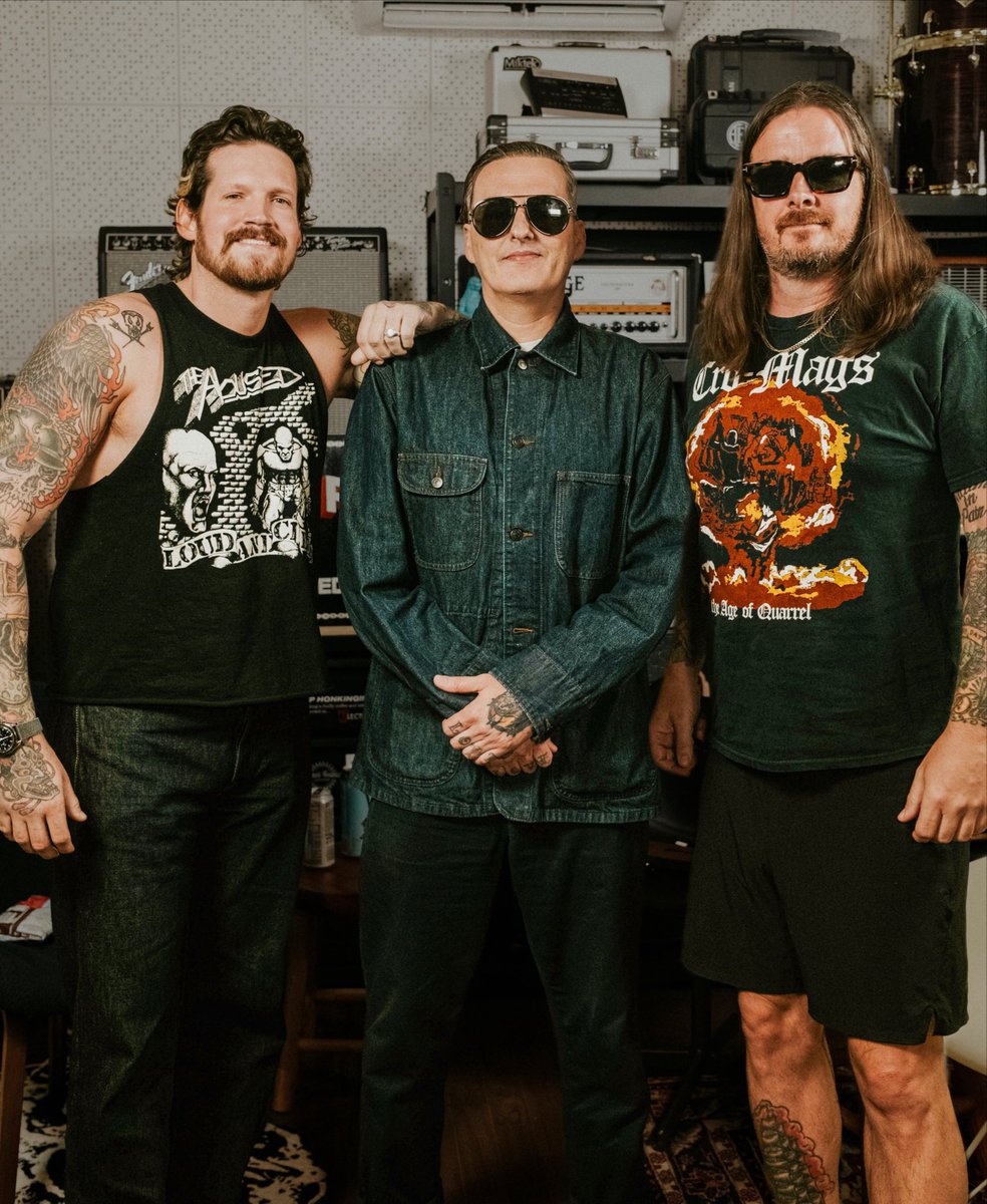 hardlorepod's tweet photo. It's gonna eat me inside, until I get it off my chest...

Tomorrow on HardLore, Ryan George & Todd Jones of CARRY ON join us for a thorough deep dive into the complete history of the band, from beginning, to finding their sound, all the way to the edge break that ended Carry On... 

Until now.