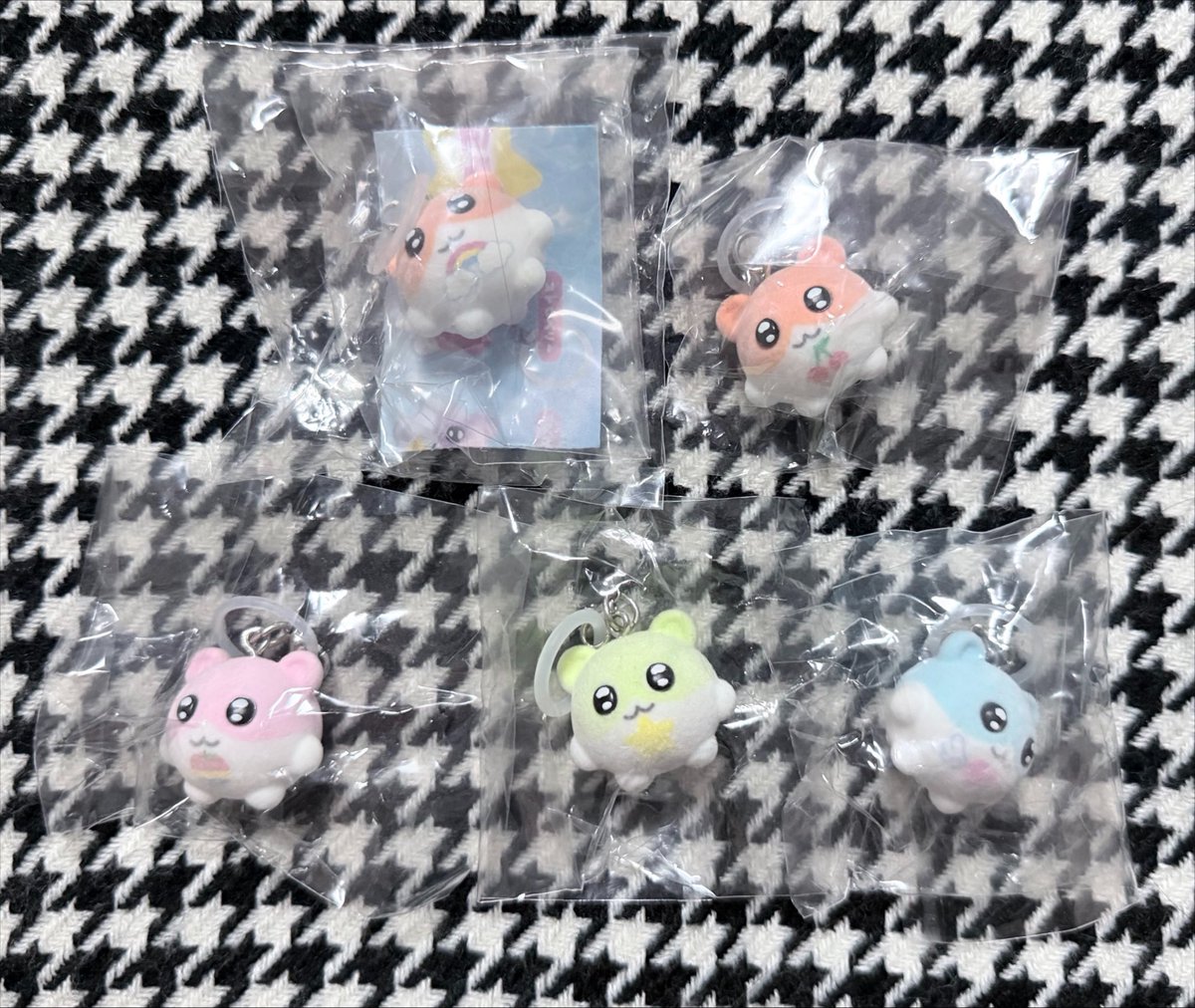 kwskx2's tweet photo. 【交換】めじるしアクセサリー モーリーファンタジー ぷちころハムちゃん フロッキーチャーム

譲
レインボー サクランボ りんご エンジェルハート

求
クローバー みずたまリボン

郵送
8/8川崎駅周辺手渡し
郵送は2:2のみ https://t.co/t4nnJXsBee