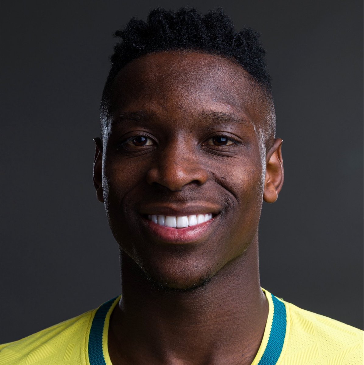LeoJoseReporter's tweet photo. ⚠️ | Flamengo apresenta proposta pelo atacante Luiz Henrique, do Zenit:

- € 30 milhões fixos (R$ 176 milhões)
- € 5 milhões em bônus (R$ 29 milhões)

Total da proposta é de 35 milhões de euros (R$ 206 milhões). Info do @geglobo. LH seria o maior salário do elenco. @colunadofla https://t.co/IbiBwoHEQr