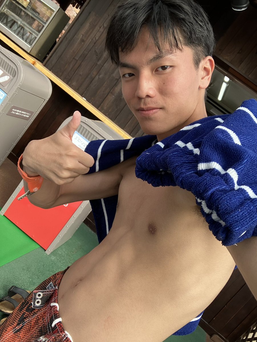 ka11sab's tweet photo. 夏だし俺とプール行こ！
#大学生ゲイ　#ゲイ https://t.co/xI4y1IbSA0