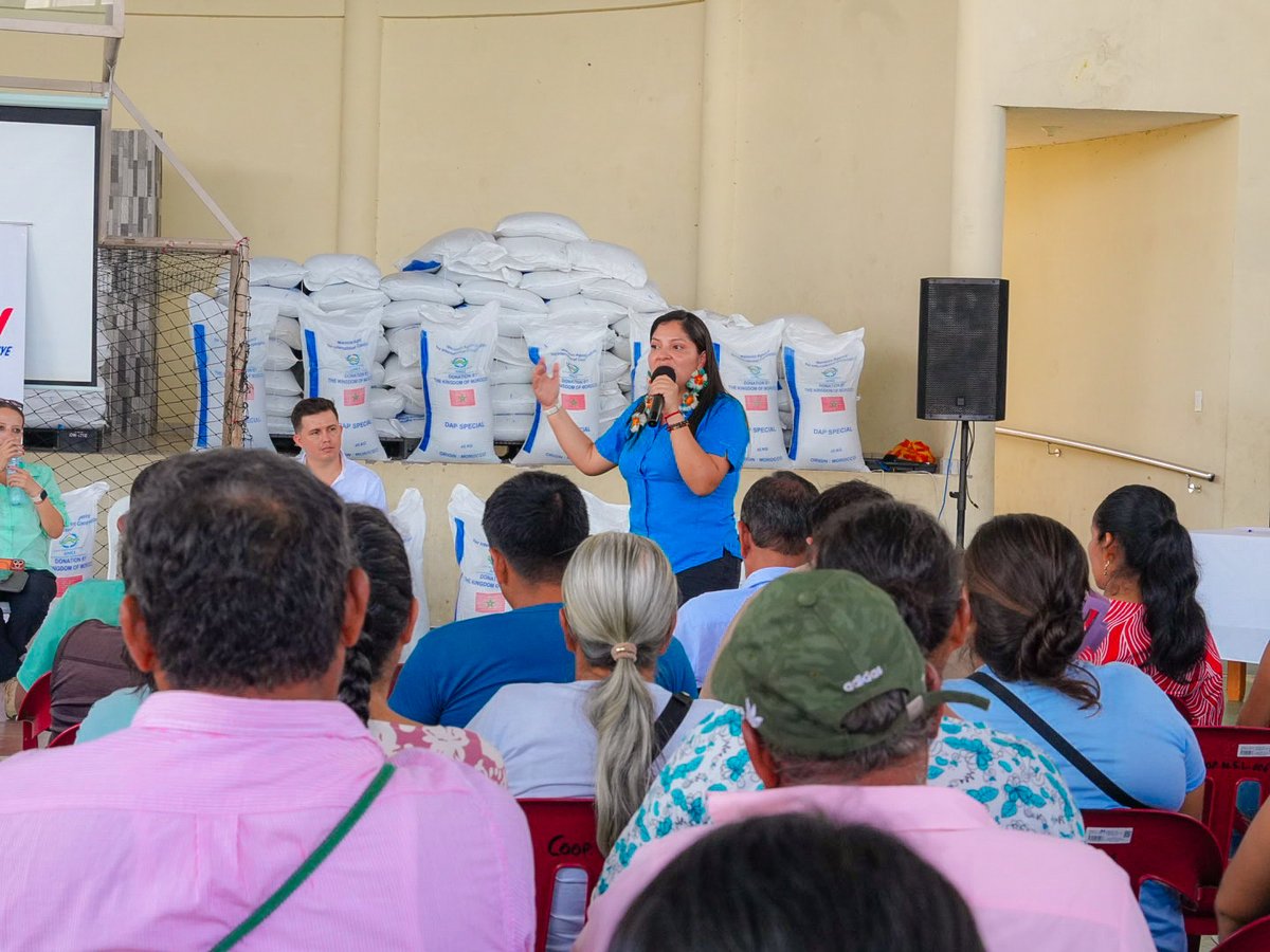 NuviaVega2's tweet photo. Fertilizantes llegaron a las manos de nuestros productores. 🌱

Acompañé las jornadas de entrega de fertilizantes fosfatados del @AgriculturaEc en las parroquias de Orellana, con el respaldo del Gobierno Nacional del Presidente Daniel Noboa 🇪🇨 https://t.co/n555rqPlPh