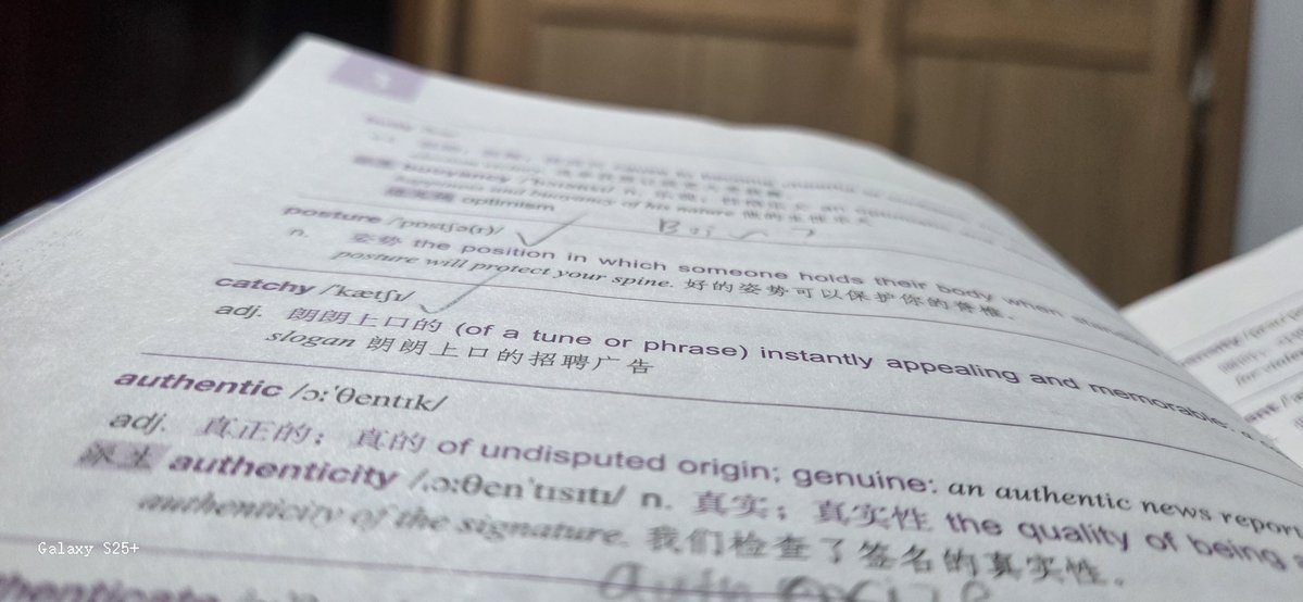 Mys1Mystery's tweet photo. 想哭哭,gre 单词好难背
o(╥﹏╥)o
#GRE https://t.co/d9k3ZrP20Q