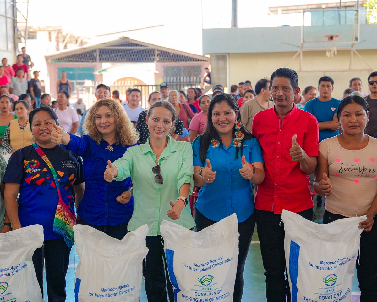 NuviaVega2's tweet photo. Fertilizantes llegaron a las manos de nuestros productores. 🌱

Acompañé las jornadas de entrega de fertilizantes fosfatados del @AgriculturaEc en las parroquias de Orellana, con el respaldo del Gobierno Nacional del Presidente Daniel Noboa 🇪🇨 https://t.co/n555rqPlPh