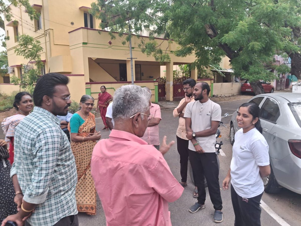 Tutycorp's tweet photo. தூத்துக்குடி மாநகராட்சி மேற்கு மண்டலத்துக்கு உட்பட்ட சங்கர் காலனி பகுதியில்  பொதுமக்களிடம் இருந்து வரப்பட்ட புகாரிணை தொடர்ந்து அப்பகுதியில் நடைபெற்று வரும்   குடிநீர் விநியோக பணிகளை மாநகராட்சி ஆணையர் திரு.சி.ப்ரியங்கா இ.ஆ.ப அவர்கள் நேரில் பார்வையிட்டு ஆய்வு  செய்தார்கள். https://t.co/kGMXBTFjr6