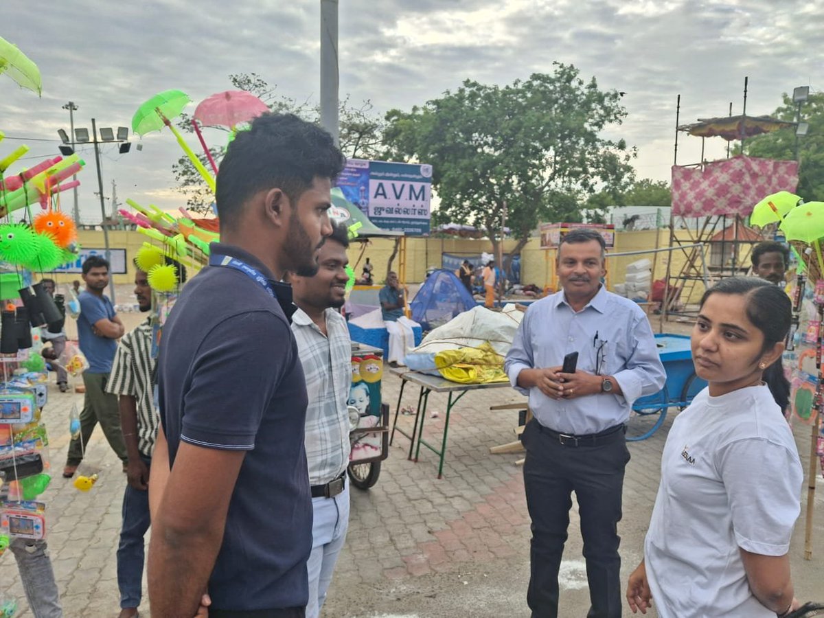 Tutycorp's tweet photo. பணிமய மாதா கோவில் திருவிழாவை முன்னிட்டு மேற்கொள்ளப்பட்டு வரும் பொது சுகாதார பணிகள் குறித்து மாநகராட்சி ஆணையர் திருமதி.சி.ப்ரியங்கா இ.ஆ.ப அவர்கள் நேரில் பார்வையிட்டு ஆய்வு செய்தார்கள். https://t.co/f0NGK8548S