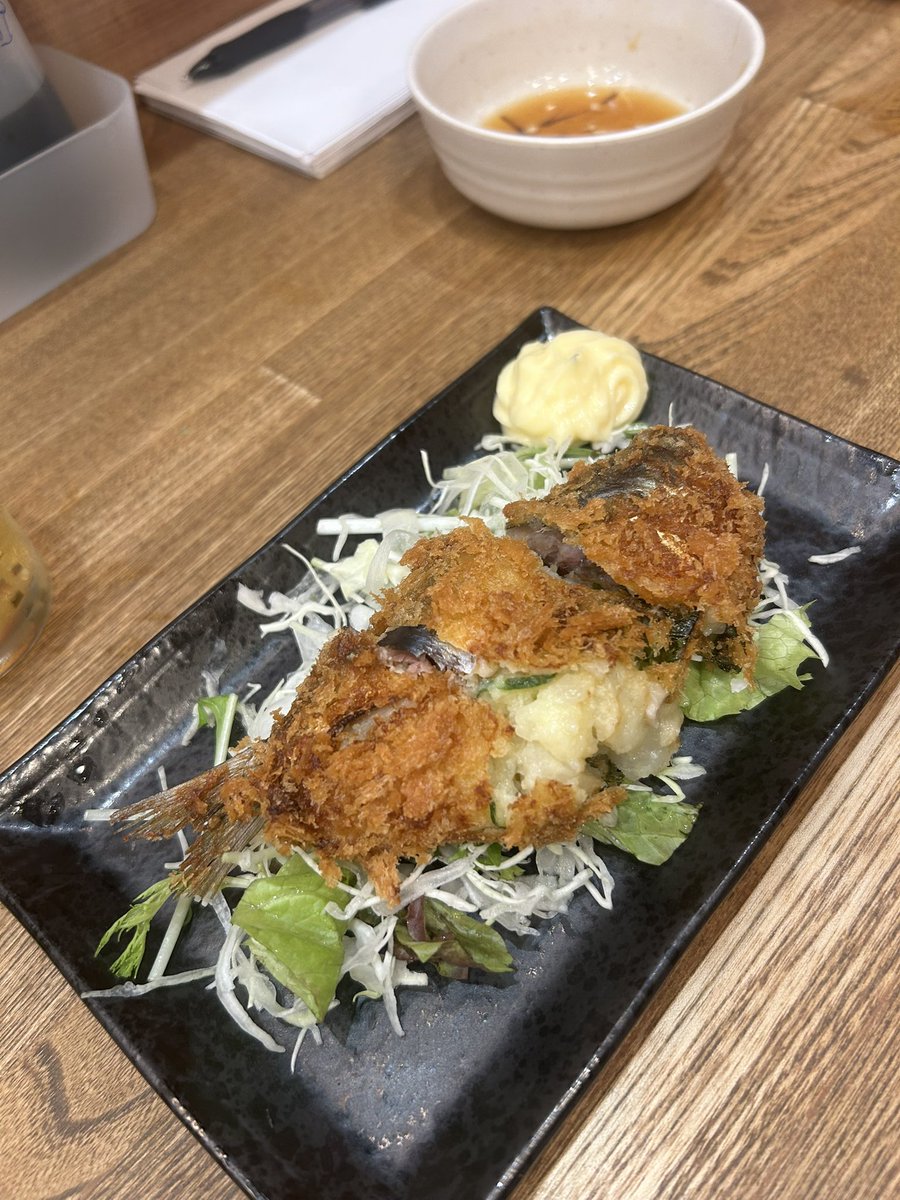 gumyouji_hechi's tweet photo. 8/6(木)昼営業のメニューです。

特撰煮干蕎麦(伊吹いりこ他)
伊勢海老蕎麦
【数量限定】牛テールの塩つけ蕎麦
【数量限定】GONBUTO冷やしオリーブいりこ(香川県産オリーブいりこ)
【10食限定】ホタテヴィシソワーズソバdeluxe

黒酢の和え玉
トンナートの和え玉
牡蠣の和え玉

弘明寺丿貫 https://t.co/lPGmyr62Pc