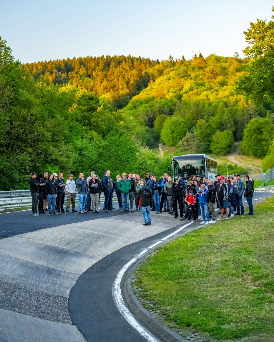 nuerburgring's tweet photo. Trackwalk on the Nordschleife! 🌲🏁

Step onto the asphalt where motorsport history is made. ⌛✨

The Trackwalk takes you by bus to some of the most exciting sections of the track. Get out, explore the surroundings and hear some great insights from an experienced racing driver. 👀

Places are still available for:
📅 7 August
📅 28 August
📅 5 September

Find all information on our website!

#HeartRace