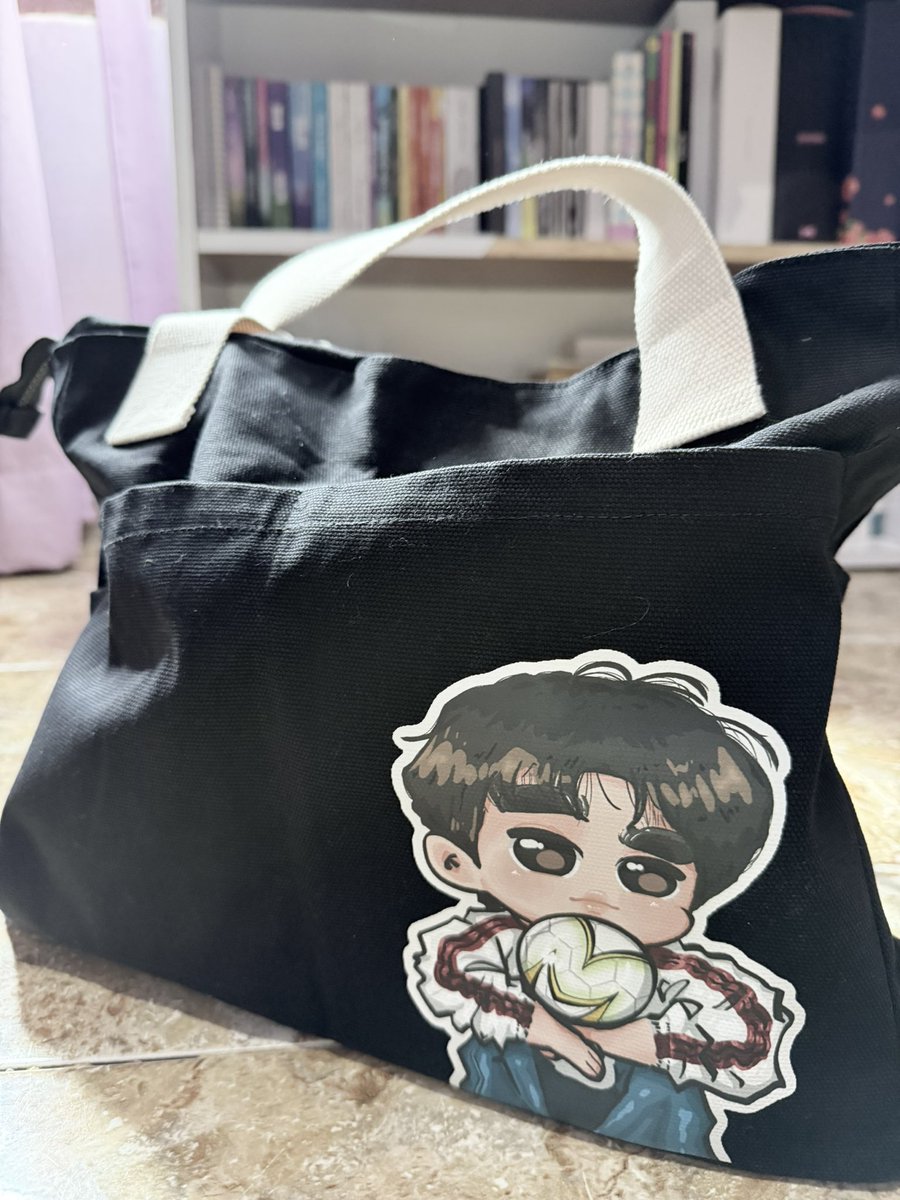gwaod's tweet photo. GIVEAWAY For #EXOL12thAnniversary

 Tas tengil untuk ✨3 EXO-L✨

Rules ;
🩶Akun aktif 
🩶 Sayang semua member EXO
🩶Jawab pertanyaan dg benar (batas waktu besok pagi)
🩶 Pemenang terdiri dari : 1 org dg jawaban benar tercepat. 2 org diundi 

Help rt dan likes 🫶🏻

#HappyEXOLDay https://t.co/Pdg8rXmynm